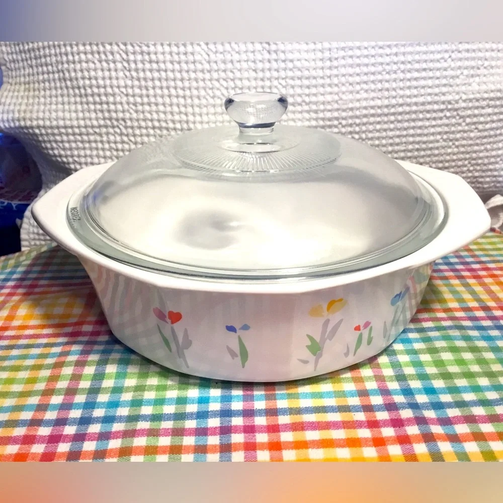 Vintage STUDIO NOVA 2.25 Qt Round Covered Casserole Fresh Mint (Made In Japan)
